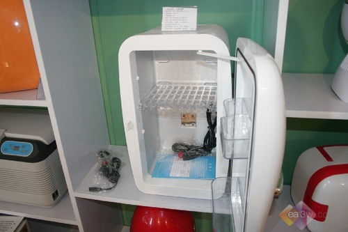 09中山小家電交易會 可愛小冰箱成焦點，點亮家用電器新潮流